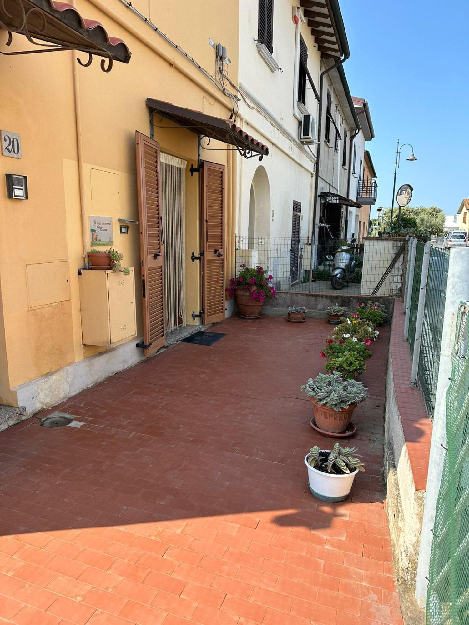 La Casa Di Nonna Ottorina Apartment Venturina Terme Bagian luar foto